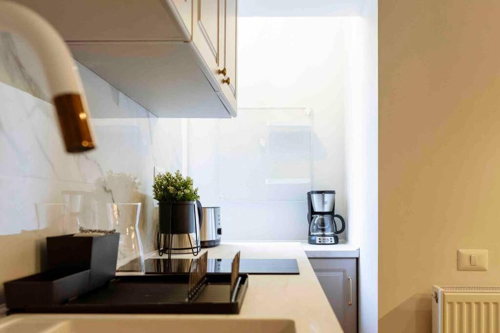 Ferienwohnung Stunning Views 2BR Intercontinental Flat Bukarest Exterior foto