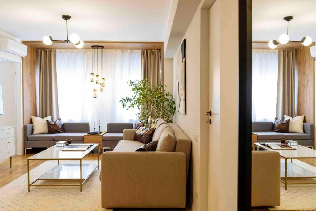 Ferienwohnung Stunning Views 2BR Intercontinental Flat Bukarest Exterior foto