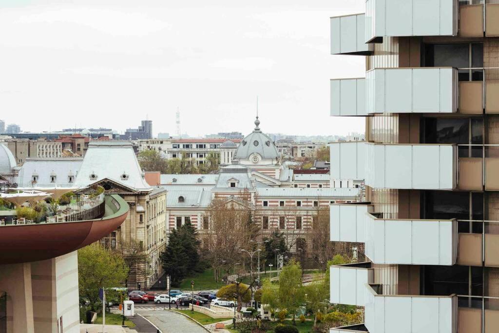 Ferienwohnung Stunning Views 2BR Intercontinental Flat Bukarest Exterior foto