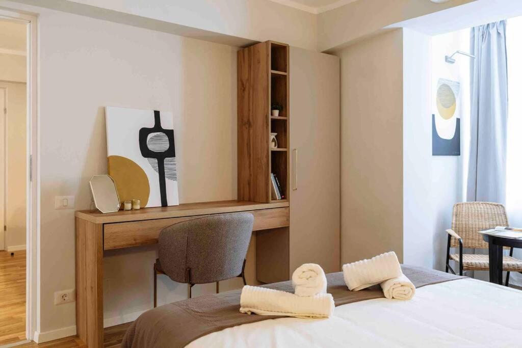 Ferienwohnung Stunning Views 2BR Intercontinental Flat Bukarest Exterior foto